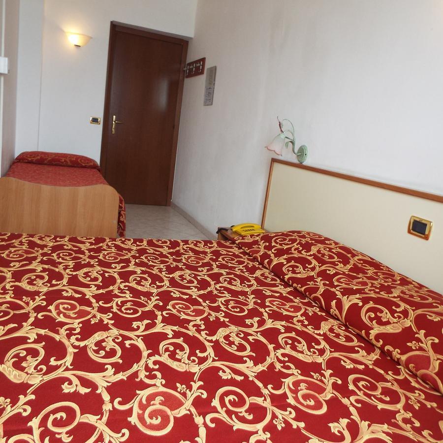 Hotel Ideale 瓦拉泽 外观 照片