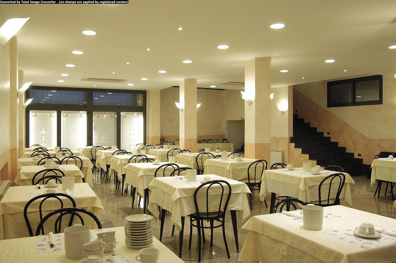 Hotel Ideale 瓦拉泽 外观 照片