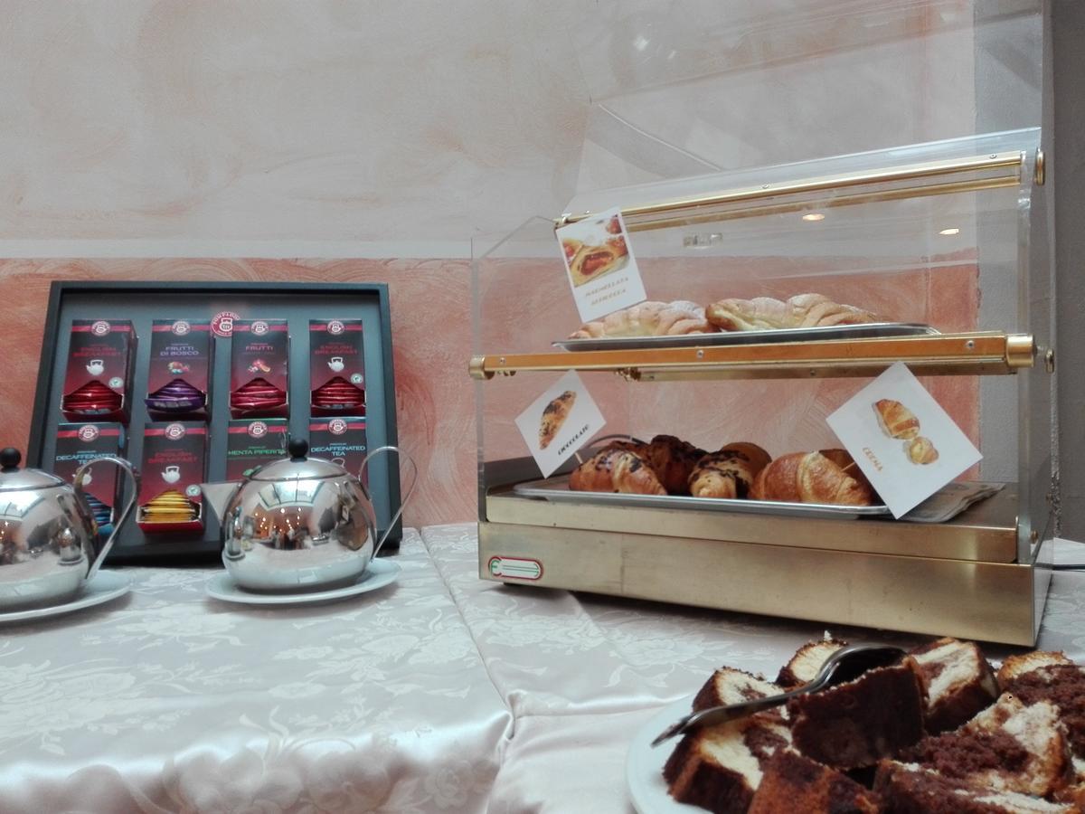 Hotel Ideale 瓦拉泽 外观 照片